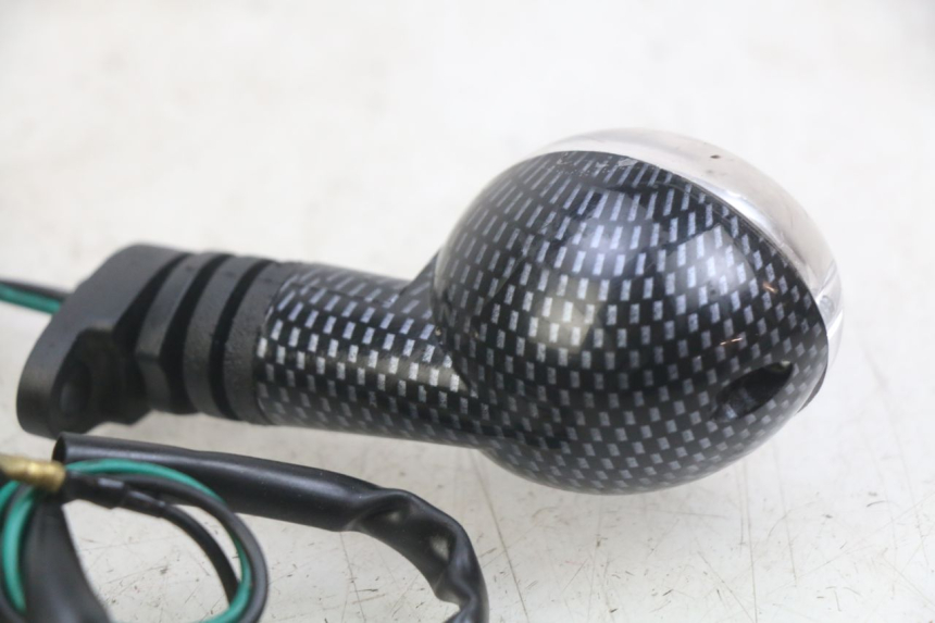 photo de ACHTERKNIPPERLICHT PEUGEOT LUDIX 50 (2008 - 2017) - Bevestigingspunten