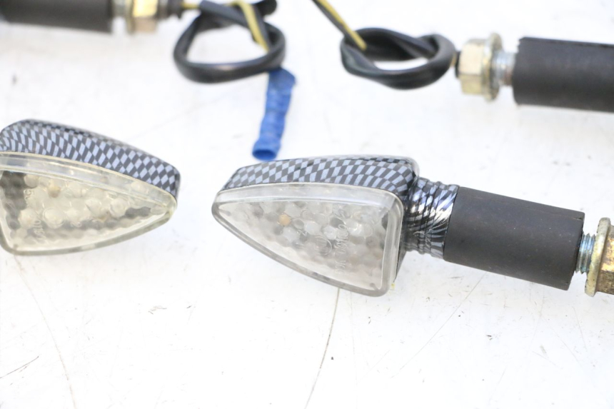 photo de ACHTERKNIPPERLICHT PEUGEOT LUDIX SNAKE 2T 50 (2004 - 2014) - Staat van het oppervlak