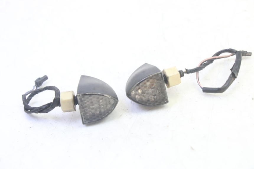 photo de ACHTERKNIPPERLICHT PIAGGIO MP3 RL 250 (2006 - 2010) - Hoofdaanzicht