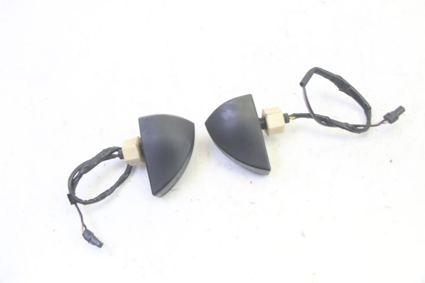 photo de ACHTERKNIPPERLICHT PIAGGIO MP3 RL 250 (2006 - 2010) - Technische close-up