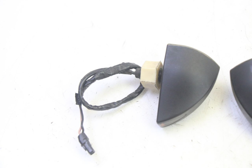 photo de ACHTERKNIPPERLICHT PIAGGIO MP3 RL 250 (2006 - 2010) - Overzicht