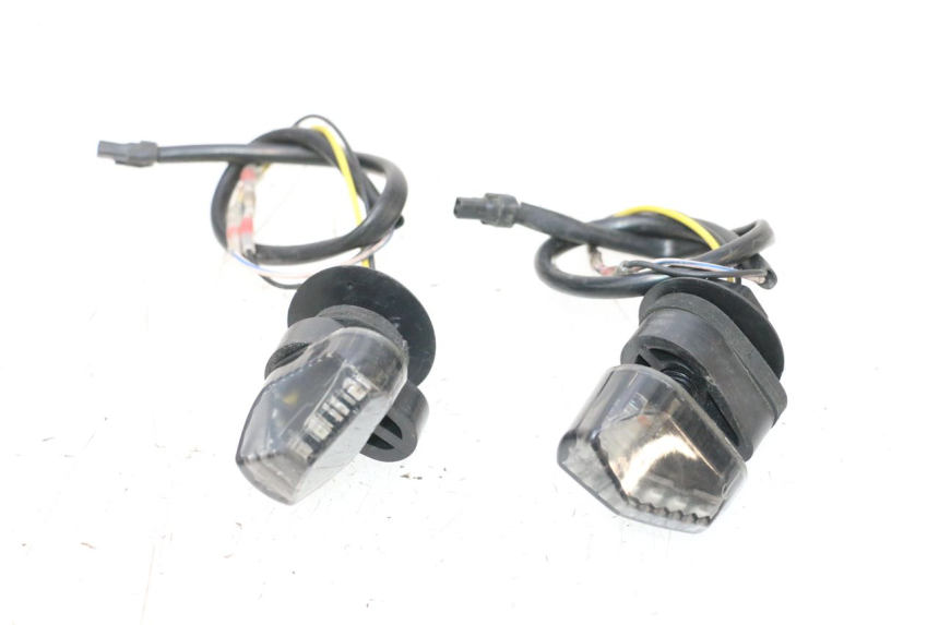 photo de ACHTERKNIPPERLICHT PIAGGIO MP3 RL 250 (2006 - 2010) - Hoofdaanzicht