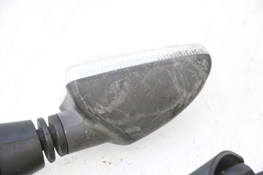 photo de ACHTERKNIPPERLICHT PIAGGIO MP3 500 (2016 - 2018) - Kenmerkende details