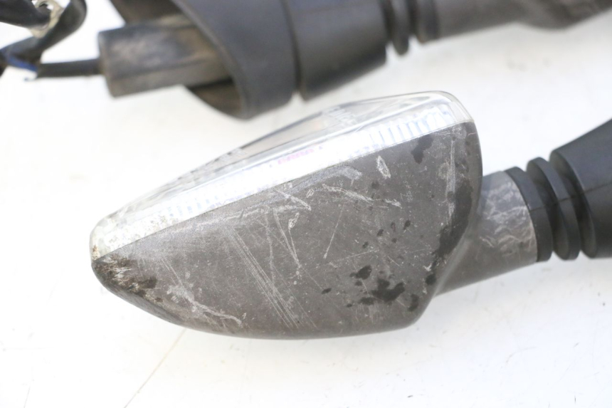 photo de ACHTERKNIPPERLICHT PIAGGIO MP3 500 (2016 - 2018) - Zoom op componenten