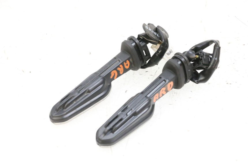 photo de ACHTERKNIPPERLICHT YAMAHA NEO'S CORE 1 (2022 - 2026) - Andere kijkhoek