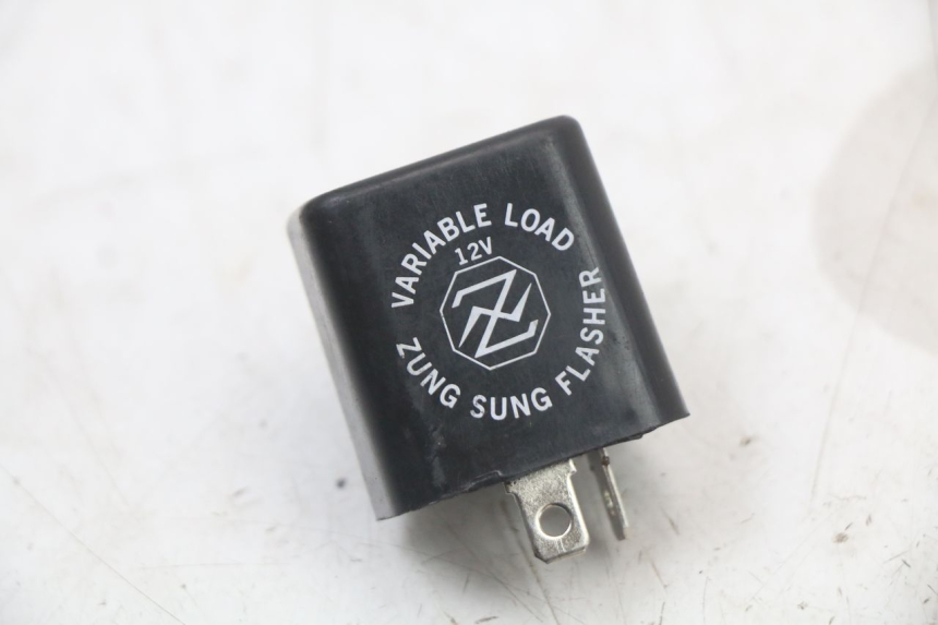 photo de ACHTERKNIPPERLICHT SUZUKI GS F 500 (2004 - 2007) - Zoom op gebruiksstaat