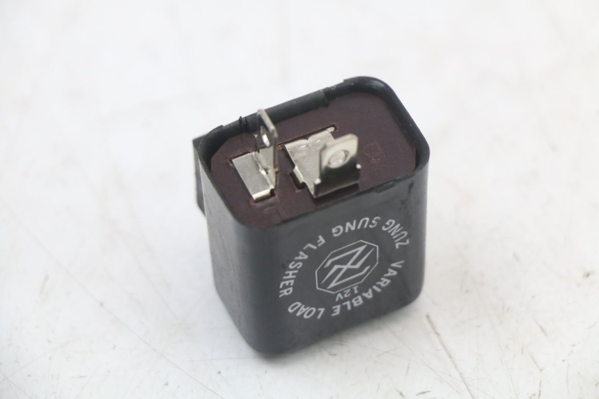 photo de ACHTERKNIPPERLICHT SUZUKI GS F 500 (2004 - 2007) - Andere kijkhoek