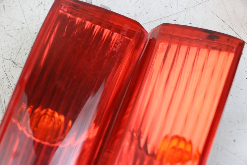 photo de ACHTERKNIPPERLICHT PIAGGIO XEVO - X EVO 125 (2007 - 2017) - Zoom op gebruiksstaat