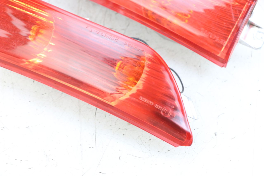 photo de ACHTERKNIPPERLICHT PIAGGIO XEVO - X EVO 125 (2007 - 2017) - Overzicht