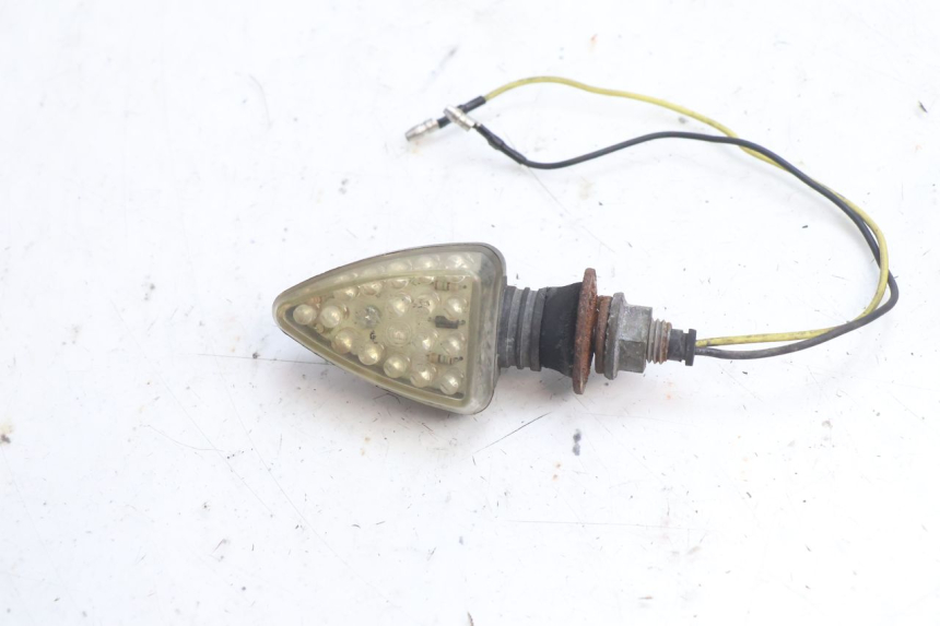 photo de ACHTERKNIPPERLICHT YAMAHA XJR 1300 (1998 - 2002) - Detail van het onderdeel