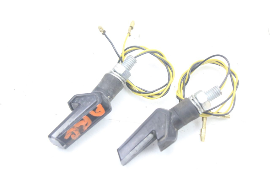 photo de ACHTERKNIPPERLICHT YAMAHA FZS FAZER 600 (2001 - 2003) - Andere kijkhoek