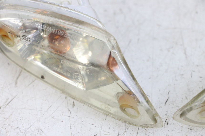 photo de VOORKNIPPERLICHT KYMCO AGILITY 4T 50 (2018 - 2022) - Bevestigingspunten