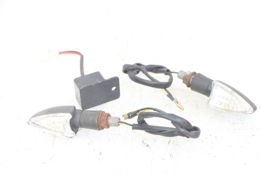 photo de VOORKNIPPERLICHT HONDA CBF 500 (2004 - 2007) - Hoofdaanzicht