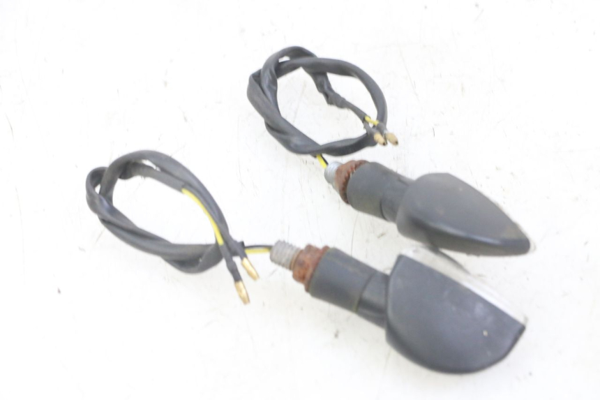 photo de VOORKNIPPERLICHT HONDA CBF 500 (2004 - 2007) - Bevestigingspunten