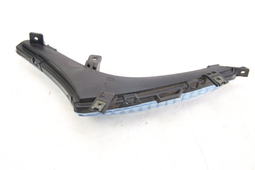 photo de VOORSTE RECHTER KNIPPERLICHT ECCITY ARTELEC 670 1 (2013 - 2017) - Zoom op gebruiksstaat