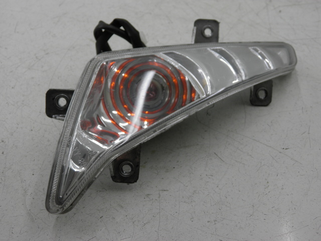 photo de VOORSTE RECHTER KNIPPERLICHT BENZHOU YY50QT31 VINTAGE 50 (2009 - 2012) - Zoom op gebruiksstaat