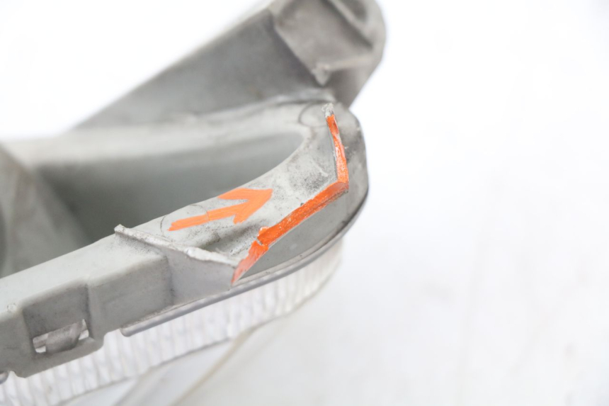 photo de VOORSTE RECHTER KNIPPERLICHT SUZUKI BURGMAN 125 (2007 - 2014) - Bevestigingspunten