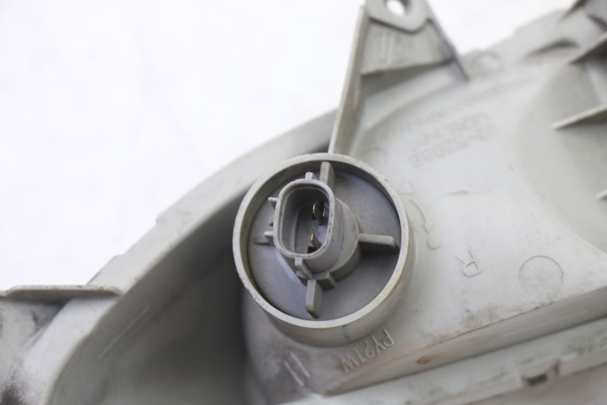 photo de VOORSTE RECHTER KNIPPERLICHT SUZUKI BURGMAN 125 (2007 - 2014) - Bevestigingspunten