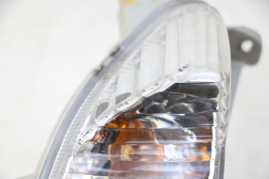 photo de VOORSTE RECHTER KNIPPERLICHT SUZUKI BURGMAN 125 (2007 - 2014) - Detail van het onderdeel