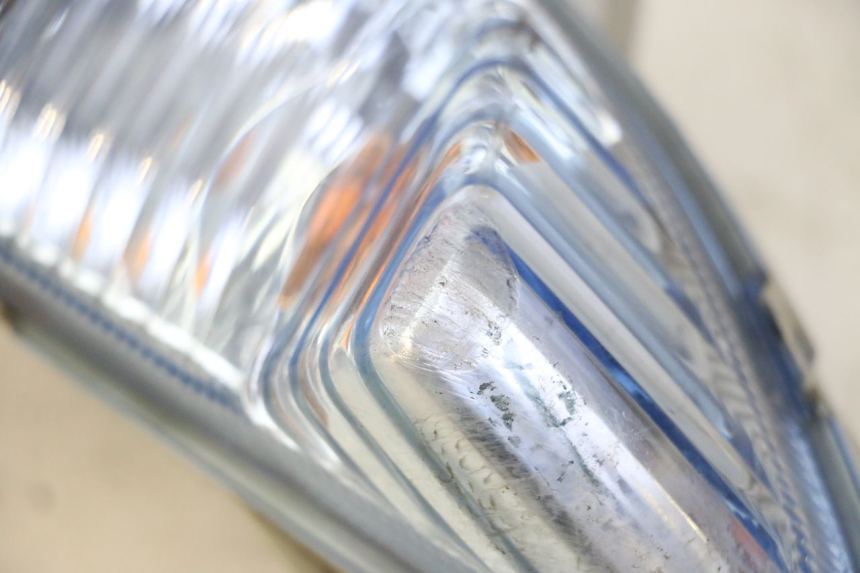 photo de VOORSTE RECHTER KNIPPERLICHT SUZUKI BURGMAN 125 (2007 - 2014) - Bevestigingspunten