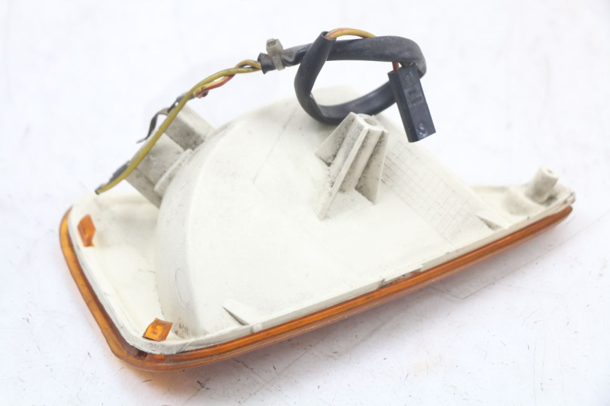 photo de VOORSTE RECHTER KNIPPERLICHT BMW C1 125 (2000 - 2003) - Bevestigingspunten