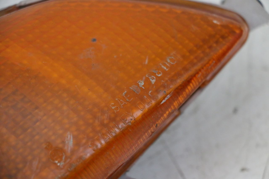 photo de VOORSTE RECHTER KNIPPERLICHT HONDA CBR F SC25 1000 (1989 - 1992) - Zoom op gebruiksstaat