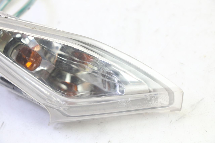 photo de VOORSTE RECHTER KNIPPERLICHT SYM CROX 4T 50 (2016 - 2023) - Zoom op gebruiksstaat