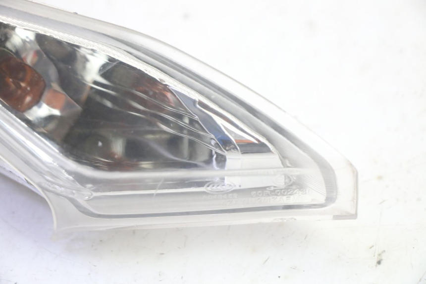 photo de VOORSTE RECHTER KNIPPERLICHT SYM CROX 4T 50 (2016 - 2023) - Zoom op gebruiksstaat