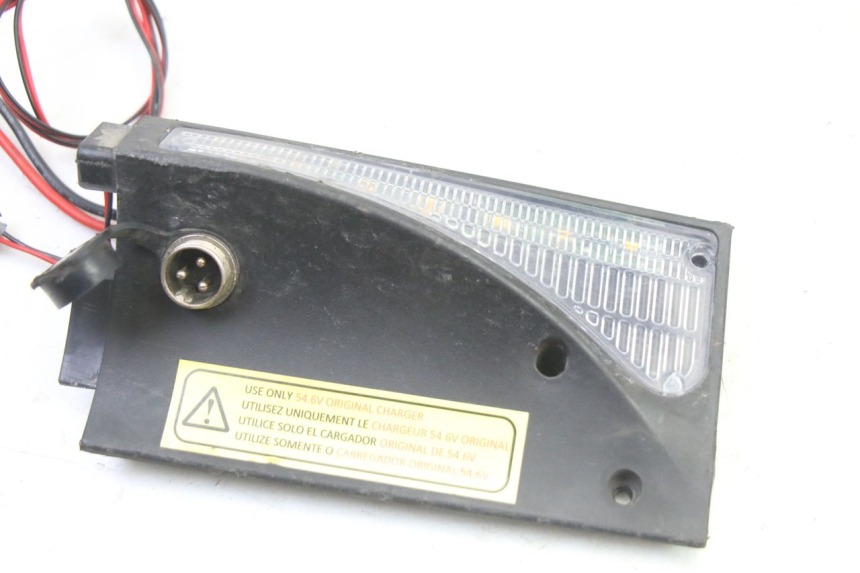 photo de VOORSTE RECHTER KNIPPERLICHT URBANGLIDE E-CROSS PRO 1 - Detail van het onderdeel