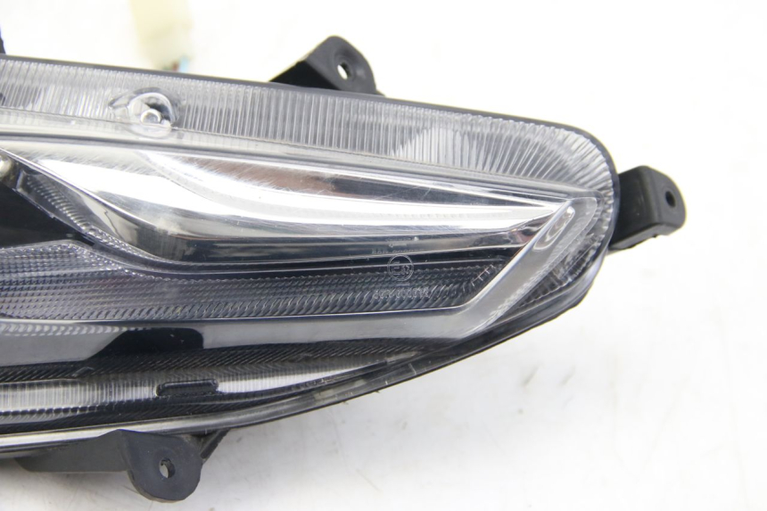 photo de VOORSTE RECHTER KNIPPERLICHT JM MOTORS EVOLIS 4T 50 (2018 - 2022) - Zoom op gebruiksstaat