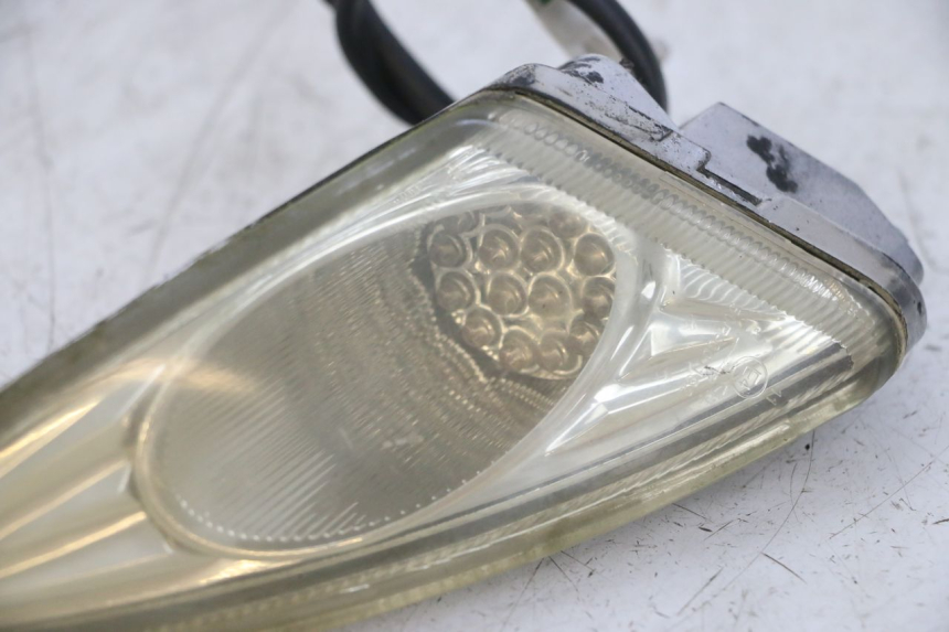 photo de VOORSTE RECHTER KNIPPERLICHT GOES WIKI 125 (2010 - 2015) - Detail van het onderdeel