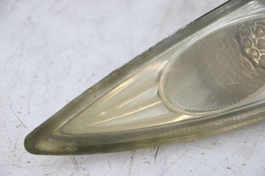 photo de VOORSTE RECHTER KNIPPERLICHT GOES WIKI 125 (2010 - 2015) - Zoom op gebruiksstaat