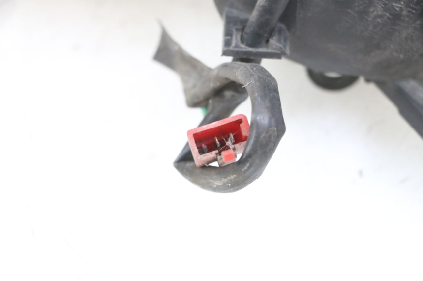 photo de VOORSTE RECHTER KNIPPERLICHT SYM GTS EVO 125 (2009 - 2013) - Staat van het oppervlak