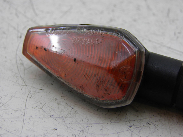 photo de VOORSTE RECHTER KNIPPERLICHT HONDA CB 500 (1997 - 2003) - Detail van het onderdeel