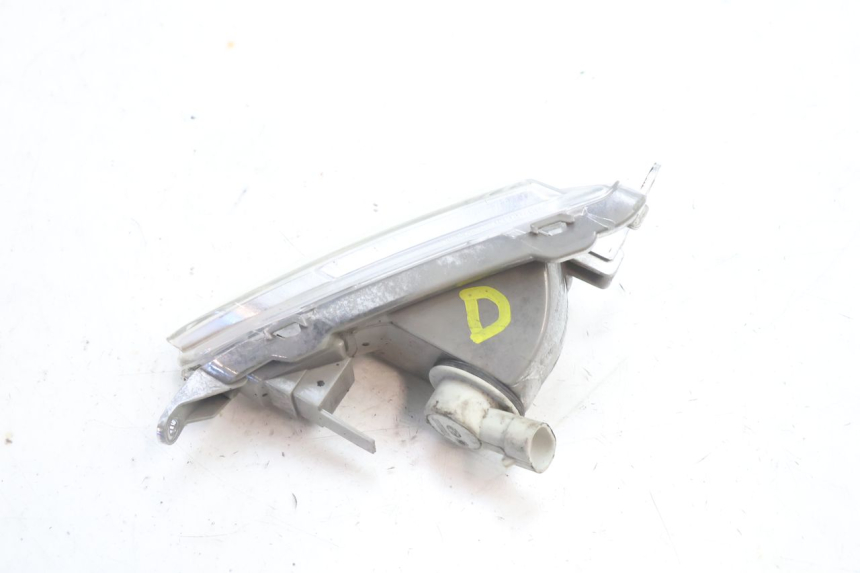 photo de VOORSTE RECHTER KNIPPERLICHT PIAGGIO LIBERTY IGET 4T 50 (2021 - 2025) - Bevestigingspunten