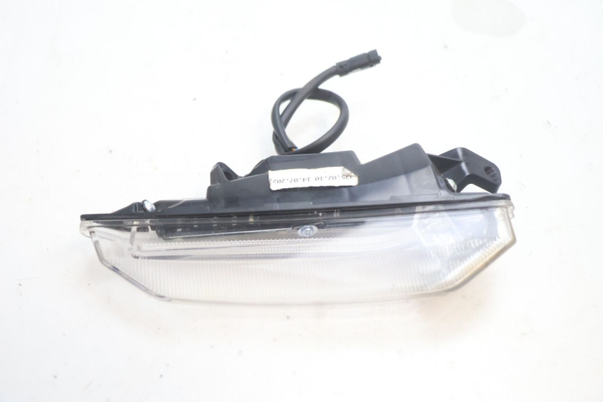 photo de RECHTER VOORSTE KNIPPERLICHT PIAGGIO MP3 HPE 530 (2022 - 2026) - Technische close-up