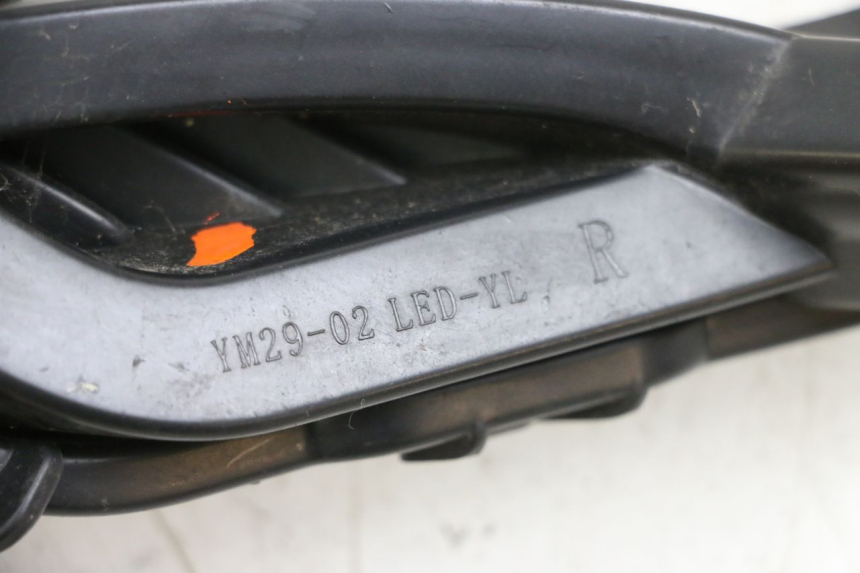 photo de VOORSTE RECHTER KNIPPERLICHT JM MOTORS OLDIES GT 4T 50 (2018 - 2025) - Zoom op gebruiksstaat