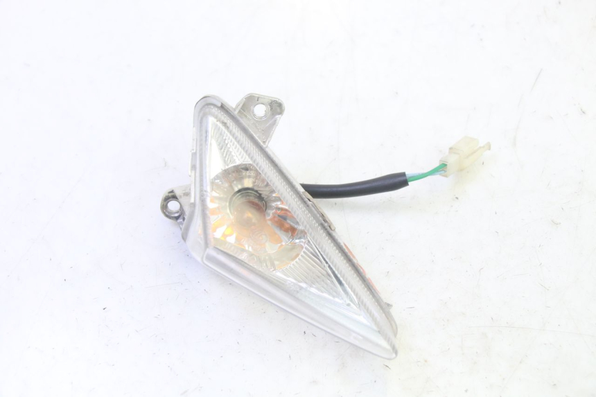 photo de VOORSTE RECHTER KNIPPERLICHT SYM ORBIT III 3 4T 50 (2021 - 2025) - Detail van het onderdeel