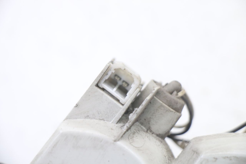 photo de VOORSTE RECHTER KNIPPERLICHT PIAGGIO VESPA GRANTURISMO 125 (2003 - 2007) - Bevestigingspunten