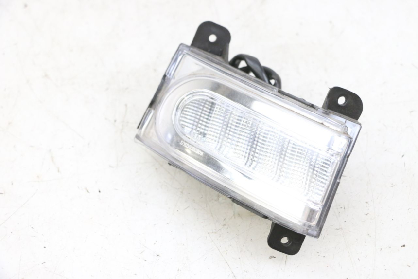 photo de VOORSTE RECHTER KNIPPERLICHT EFUN PUSA 1 - Bevestigingspunten