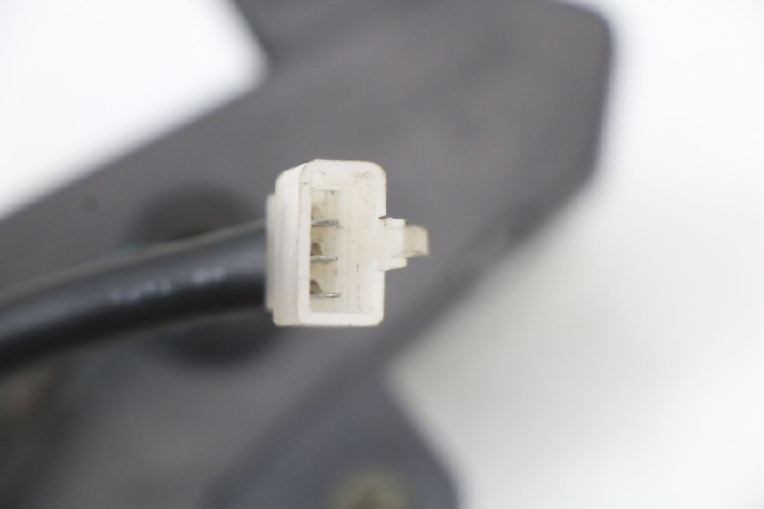 photo de VOORSTE RECHTER KNIPPERLICHT EUROCKA R8 4T 50 (2013 - 2022) - Bevestigingspunten