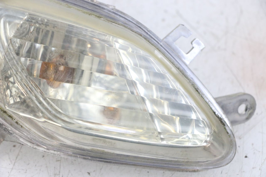 photo de VOORSTE RECHTER KNIPPERLICHT JM MOTORS SANTANA 50 (2014 - 2023) - Bevestigingspunten