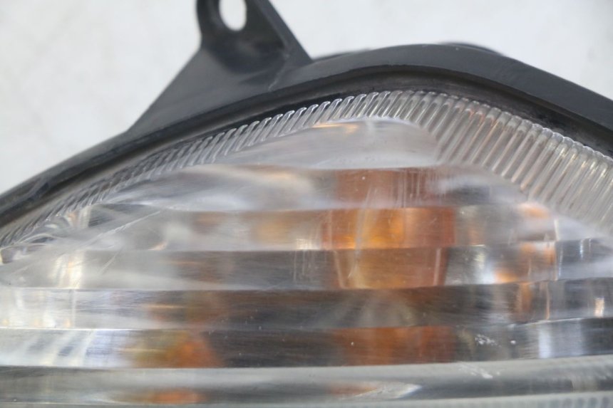 photo de VOORSTE RECHTER KNIPPERLICHT SUZUKI SIXTEEN 125 (2008 - 2010) - Detail van het onderdeel