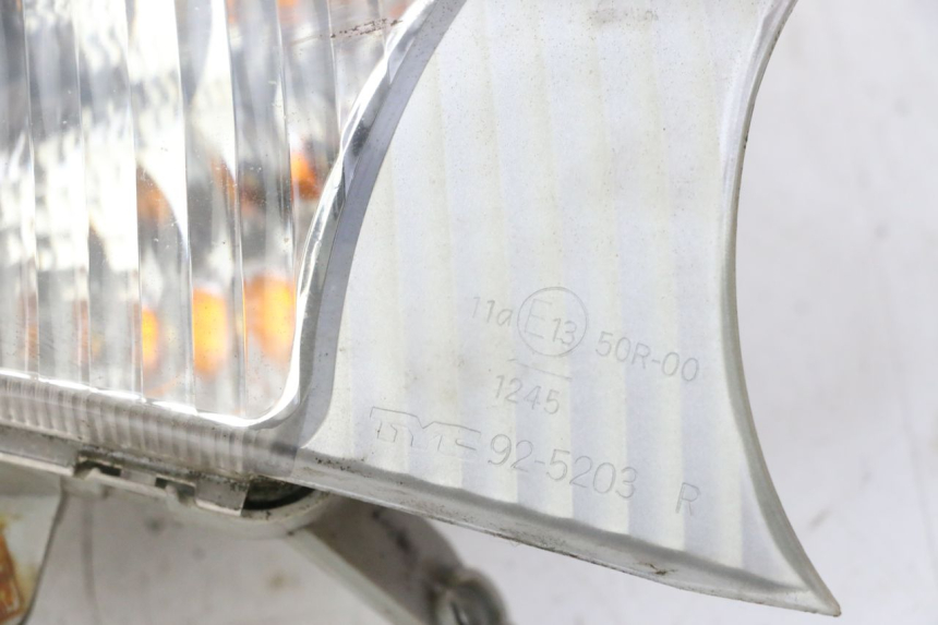 photo de VOORSTE RECHTER KNIPPERLICHT SUZUKI BURGMAN 125 (2007 - 2014) - Bevestigingspunten