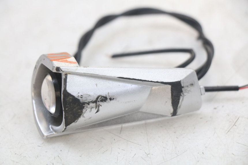 photo de VOORSTE RECHTER KNIPPERLICHT DUALTRON TOGO PLUS 1 - Detail van het onderdeel