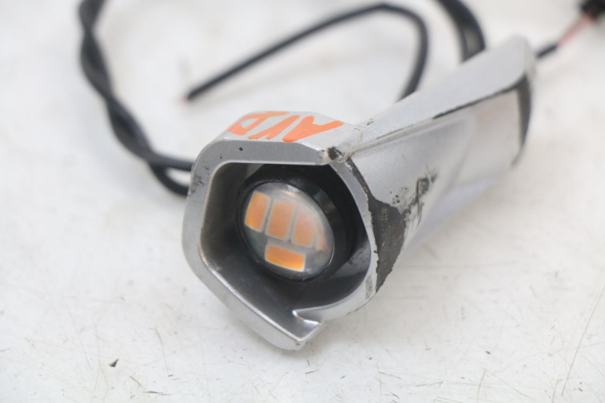 photo de VOORSTE RECHTER KNIPPERLICHT DUALTRON TOGO PLUS 1 - Zoom op gebruiksstaat