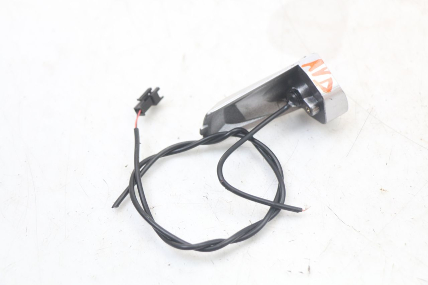 photo de VOORSTE RECHTER KNIPPERLICHT DUALTRON TOGO PLUS 1 - Bevestigingspunten