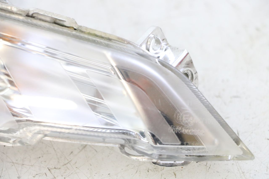 photo de VOORSTE RECHTER KNIPPERLICHT PEUGEOT TWEET 4T 50 (2018 - 2022) - Staat van het oppervlak