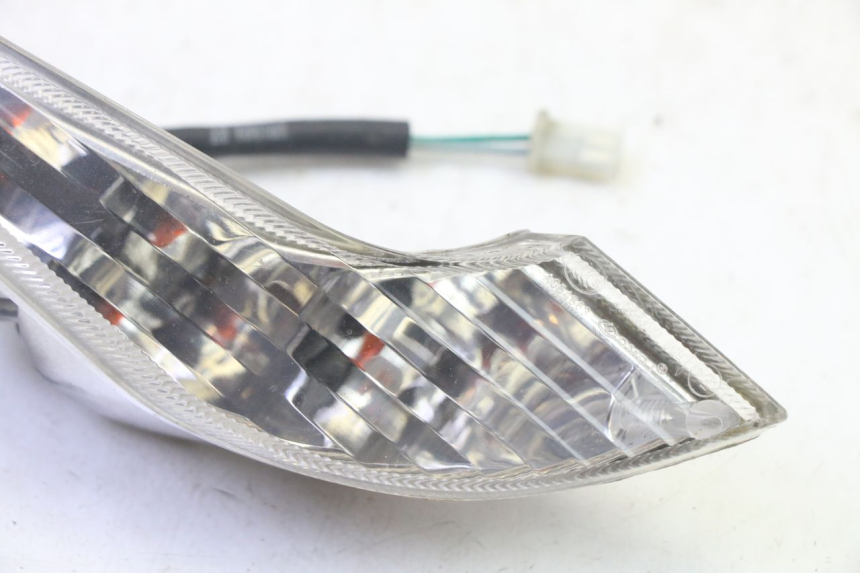 photo de VOORSTE RECHTER KNIPPERLICHT PEUGEOT VIVACITY NEW 4T 50 (2008 - 2017) - Zoom op gebruiksstaat