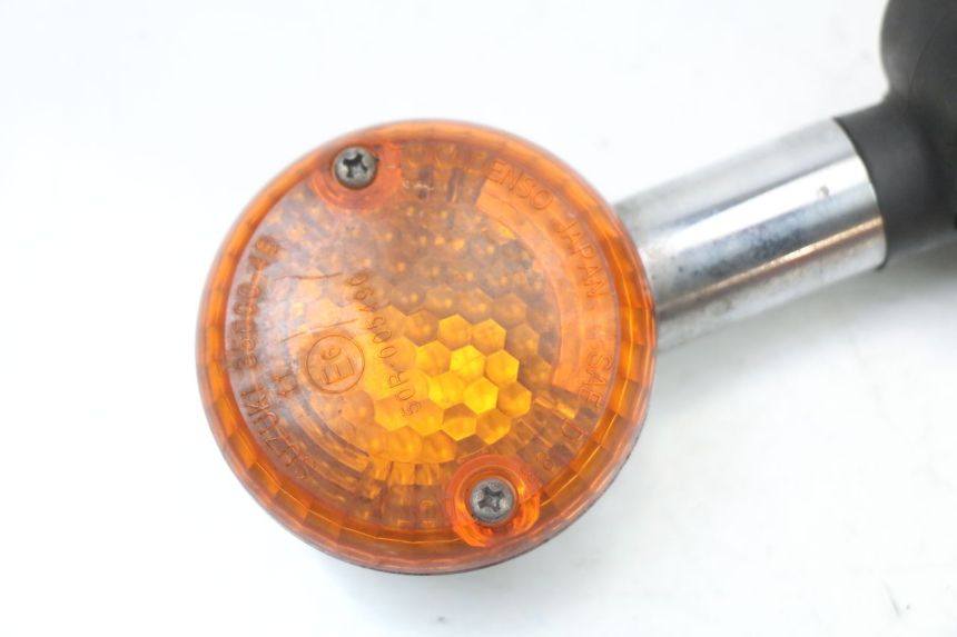 photo de VOORSTE RECHTER KNIPPERLICHT SUZUKI VL INTRUDER 125 (2004 - 2007) - Detail van het onderdeel